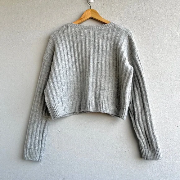 H&M | Grey Ribbed Knit Cropped Sweater - Picture 4 of 16